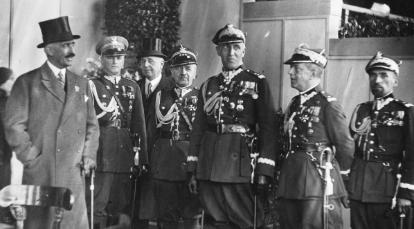  Międzynarodowe Zawody Hippiczne na hipodromie w Łazienkach Królewskich w Warszawie w czerwcu 1933 r.  