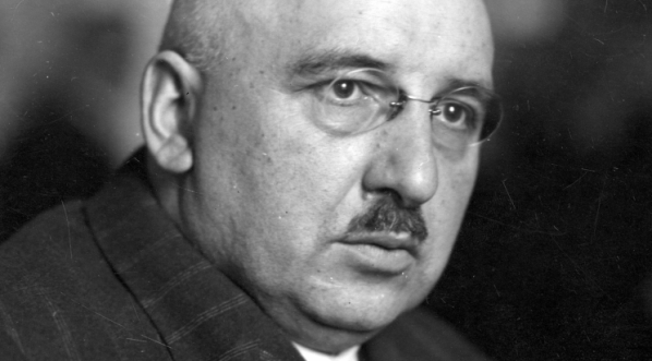  Stefan Piechocki, minister sprawiedliwości.  