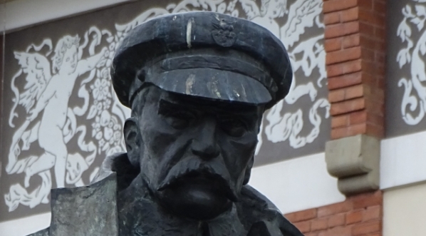  Pomnik Józefa Piłsudskiego w Krakowie.  