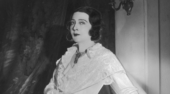  Maria Przybyłko-Potocka jako George Sand w przedstawieniu "Lato w Nohant" Jarosława Iwaszkiewicza w Teatrze Małym w Warszawie w 1937 r.  