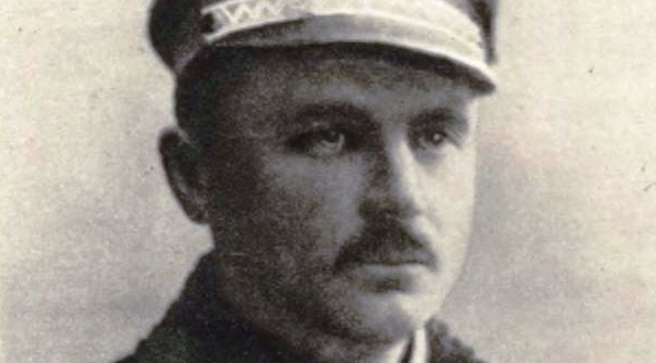  "Kpt. Wit Sulimirski, organizator i komendant Miejskiej Straży Obywatelskiej".  