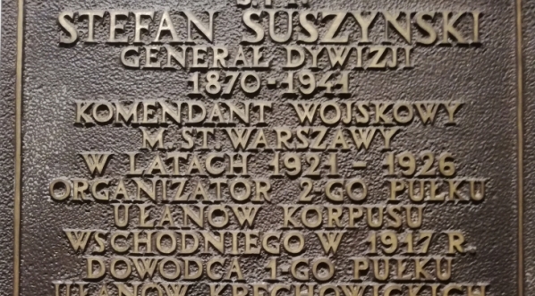  Tablica ku czci Gen. Stefana Suszyńskiego w Katedrze Polowej WP w Warszawie.  
