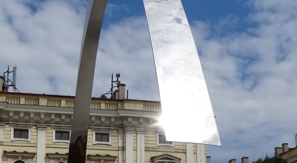  Pomnik Ryszarda Kuklińskiego na placu Jana Nowaka-Jeziorańskiego w Krakowie.  