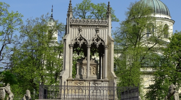  Mauzoleum Stanisława Kostki Potockiego i jego żony Aleksandry z Lubomirskich w Wilanowie.  
