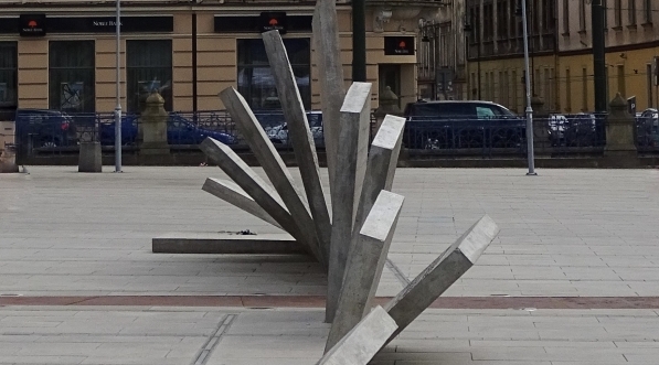  Pomnik Ryszarda Kuklińskiego w Krakowie.  