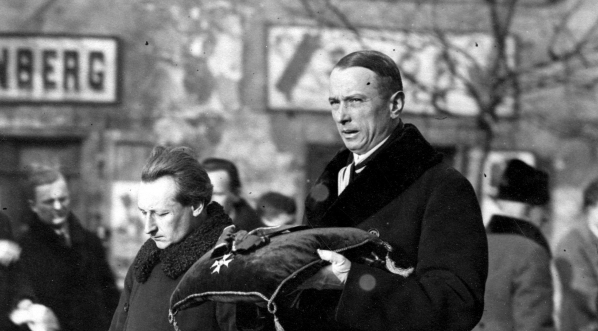  Pogrzeb Władysława Reymonta w Warszawie w grudniu 1925 r.  