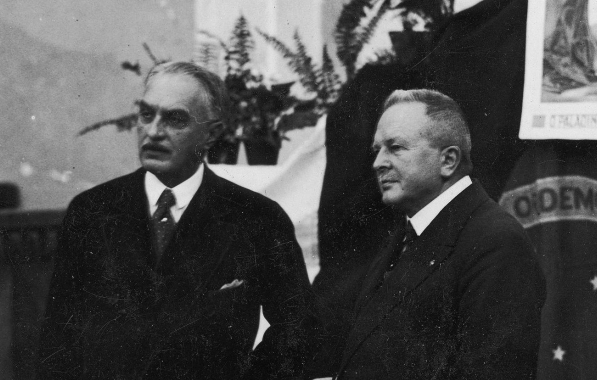  Zebranie organizacyjne Towarzystwa Polsko-Brazylijskiego pod przewodnictwem założyciela i prezesa Towarzystwa marszałka senatu Juliana Szymańskiego w sali posiedzeń Senatu w Warszawie 9.01.1930 r.  