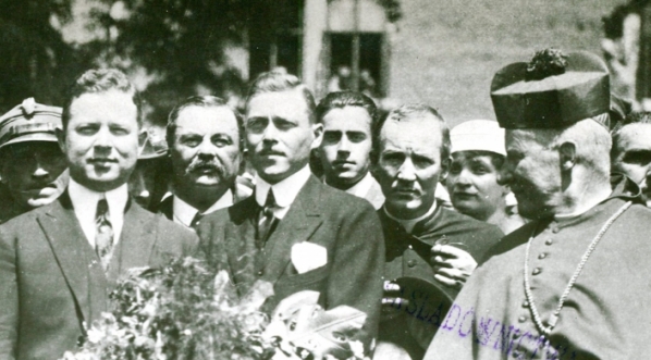  Mieszkańcy Lwowa oddający cześć Herbertowi Hooverowi 26.06.1921 r.  