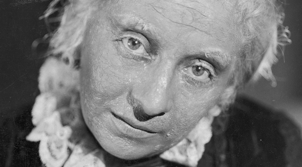  Janina Ropmanówna w przedstawieniu "Janka" Henry'ego Duvernoisa w Teatrze Małym w Warszawie w 1934 r.  