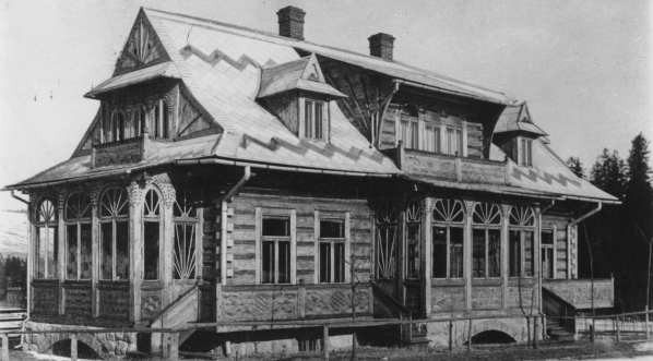  Dom przy ulicy Sienkiewicza 27 w Zakopanem, w którym mieszkał Mieczysław Karłowicz.  