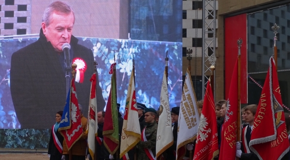  Uroczyste zawieszenie wiechy na budowie Muzeum Józefa Piłsudzkiego w Sulejówku, 10.11.2018 r.  