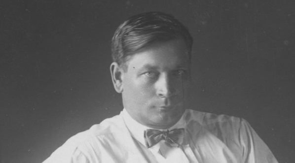  Artysta malarz i scenograf Wincenty Drabik w pracowni.  