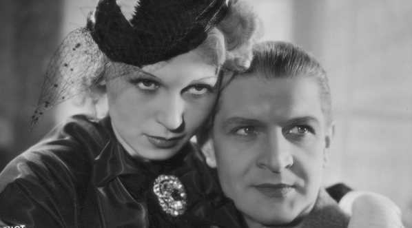  Franciszek Brodniewicz jako mecenas Robert Rostalski i Ina Benita jako Flora, jego partnerka w filmie "Dwie Joasie" z 1935 roku.  