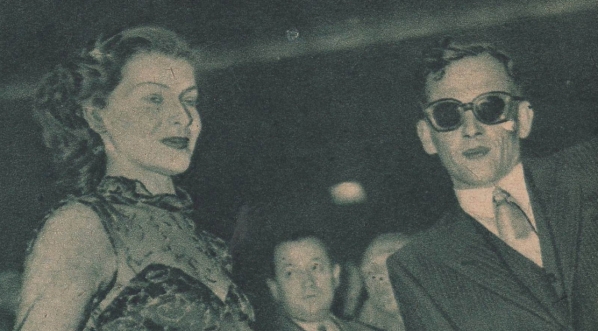  Barbara Drapińska i ambasador Jerzy Putrament podczas premiery filmu "Ostatni etap/La Dernière étape" w Paryżu 23.12.1948 r. .  
