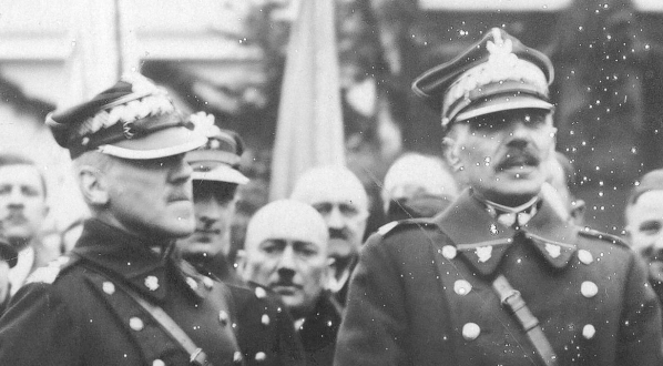  Oficerowie Wojska Polskiego na nieokreślonej uroczystości w łodzi.  