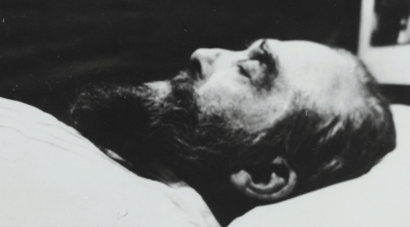  Ciało hrabiego Zdzisława Tarnowskiego na łożu śmierci w listopadzie 1937 roku.  