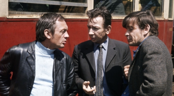  Scena z filmu Andrzeja Trzosa-Rastawieckiego "Trąd" z 1971 roku.  