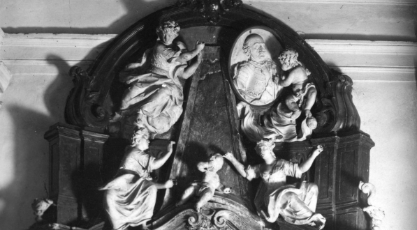  Grobowic Jana Tarły w kościele Jezuitów pw. Matki Bożej Łaskawej Patronki Stolicy przy ulicy Świętojańskiej w Warszawie.  