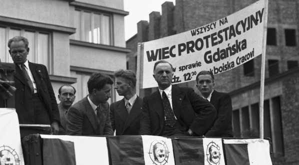  Wiec protestacyjny w Krakowie w sprawie Wolnego Miasta Gdańska w lipcu 1936 r.  