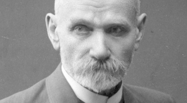  Jan Baudouin de Courtenay - profesor języków indoeuropejskich na Uniwersytecie Warszawskim..  