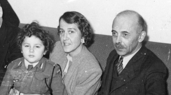  Spotkanie Karola Rozmarka - prezesa Kongresu Polonii Amerykańskiej z gen. Tadeuszem Borem-Komorowskim w 1945 roku.  