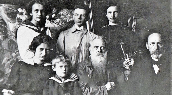  Wilhelm Stryowski z uczniami.  