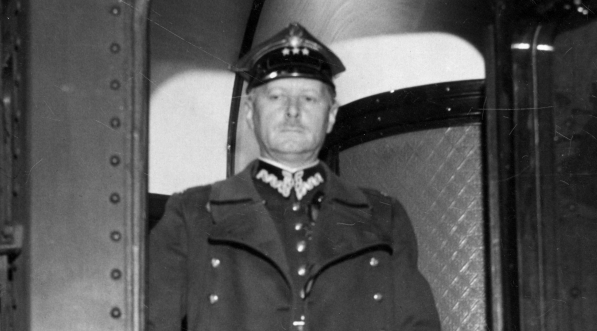  Wyjazd wojewody pułkownika Michała Gnoińskiego z Warszawy do Krakowa w celu objęcia urzędu wojewody, kwiecień 1936 r.  