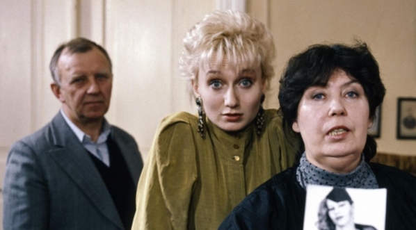  Scena z filmu "Rozmowy kontrolowane" z 1991 roku.  