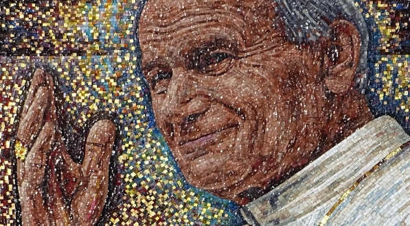  Mozaika w tzw. "oknie papieskim" w Pałacu Arcybiskupim w Krakowie.  