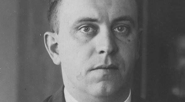  Adam Szczypiorski - członek Polskiej Partii Socjalistycznej.  