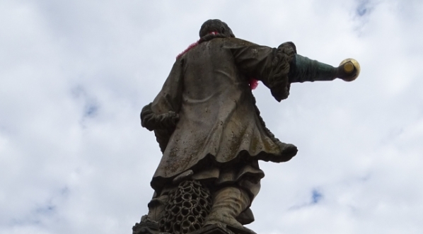  Pomnik Stefana Czarnieckiego w Tykocinie (widok od tyłu).  