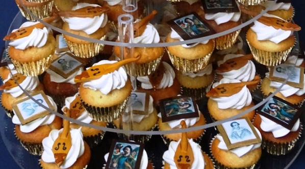  Ciasteczka z portretami bohaterów na otwarciu wystawy  "Na jednej strunie: Malczewski i Słowacki" w Muzeum Narodowym w Warszawie.  