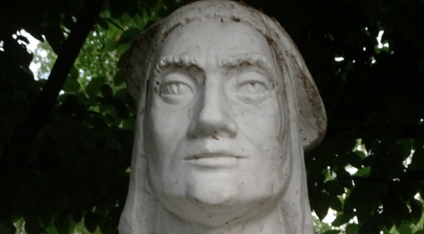  Popiersie Jana Długosza z jego pomnika w parku Jordana w Krakowie.  