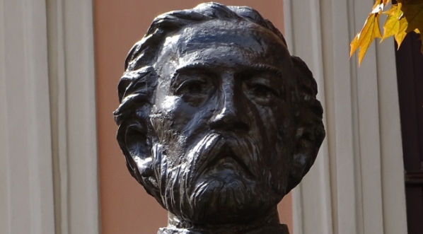  Pomnik Józefa Szujskiego w Tarnowie.  