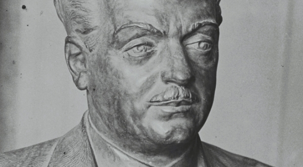  Rzeźba dłuta Balbiny Świtycz-Widackiej przedstawiająca popiersie Mariana Zyndrama- Kościałkowskiego.  