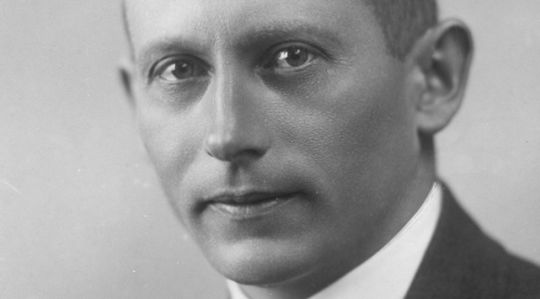  Mjr pilot Kubala Kazimierz w stroju cywilnym.  