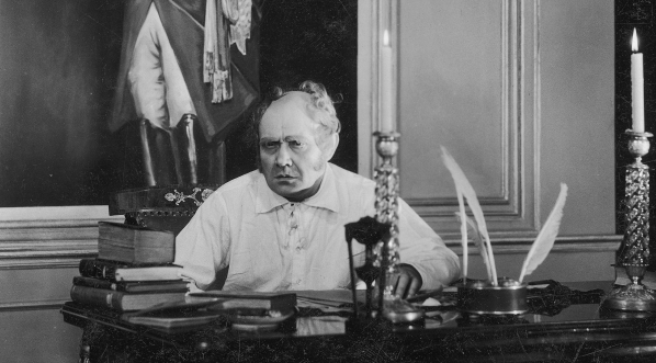  Stefan Jaracz jako Wielki Książę Konstanty w filmie "Księżna Łowicka" z 1932 roku.  