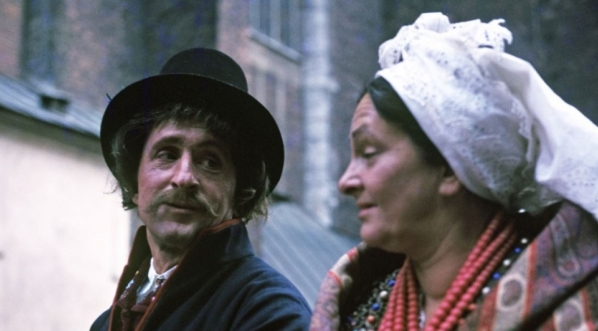 Hanna Skarżanka i Franciszek Pieczka w filmie "Wesele" z 1972 r.  
