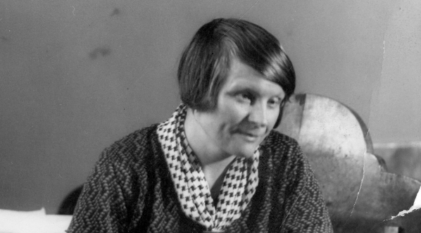  Maria Dąbrowska w swoim mieszkaniu w 1934 r.  