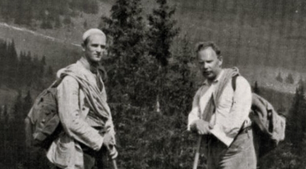  Ks. Jan Humpola i Mieczysław Świerz w Dolinie Koperszadów Zadnich w Tatrach.  
