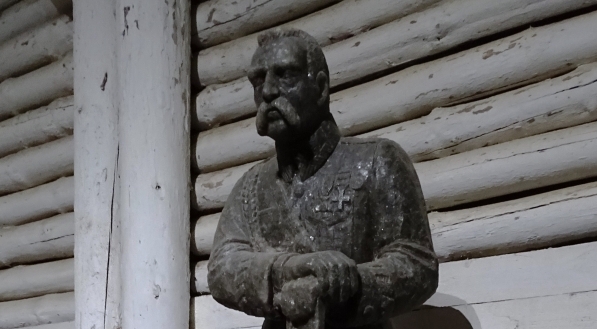  Podziemny pomnik Józefa Piłsudskiego w kopalni soli w Wieliczce.  