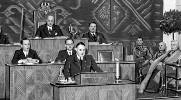  Posiedzenie Sejmu Śląskiego z okazji wprowadzenia czterech posłów ze Śląska Zaolziańskiego 27.10.1938 r.  
