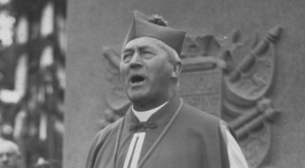  Uroczystość odsłonięcia gipsowej repliki pomnika Bolesława Chrobrego na Wzgórzu Lecha w Gnieźnie we wrześniu 1925 r.  