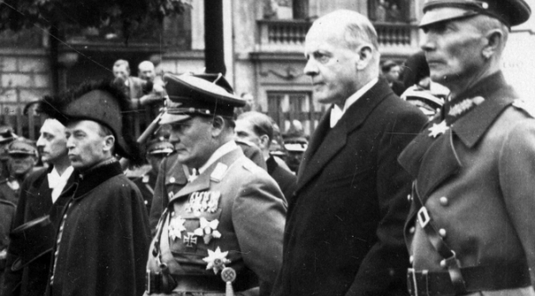  Delegacja niemiecka w kondukcie na uroczystościach pogrzebowych Józefa Piłsudskiego w Krakowie 18.05.1935 r.  