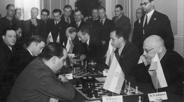  Mecz szachowy Polska-Argentyna na Olimpiadzie szachowej o Puchar Hamilton-Russell w Warszawie w sierpniu 1935 roku.  