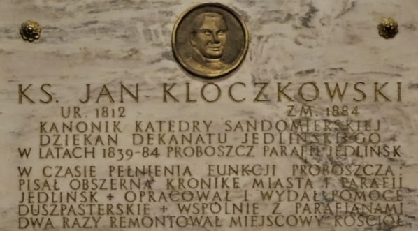  Tablica pamięci ks. Jana Kloczkowskiego w kościele w Jedlińsku.  