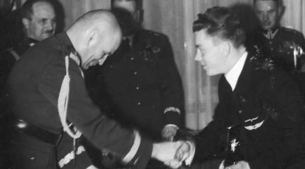  Rozdanie nagród za najlepsze wyniki w sporcie lotniczym za rok 1938 w Aeroklubie RP w Warszawie 21.11.1938 r.  