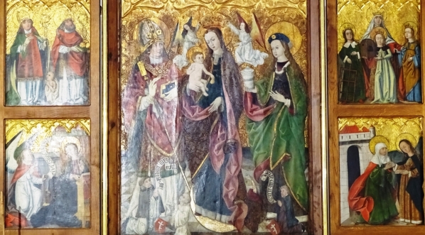  Gotycki ołtarz z końca XV wieku w kościele ufundowanym przez Jana Długosza w Szczepanowie.  