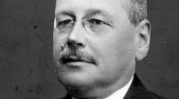  Jerzy Iwanowski, minister przemysłu i handlu.  