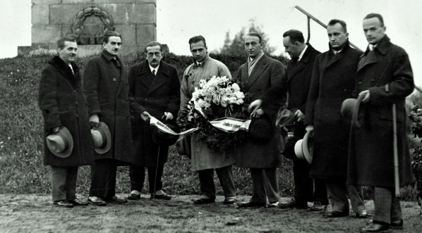  Dziennikarze polscy przebywający w Dyneburgu biorący udział w rozprawie sądowej przeciwko Polakom na Łotwie w paździeniku 1931 r.  